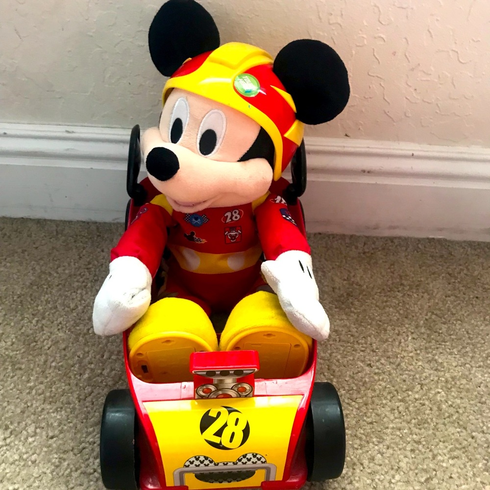 Mickey and the Roadster Racers Adventure Racing Car